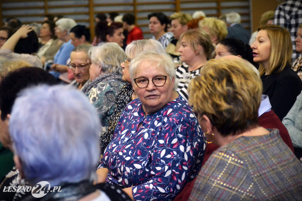Eleni zaśpiewała dla pań z gminy Krzemieniewo