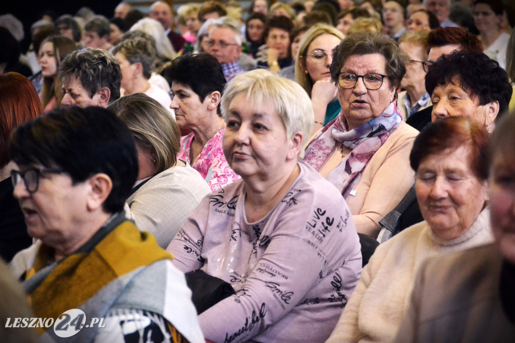 Eleni zaśpiewała dla pań z gminy Krzemieniewo