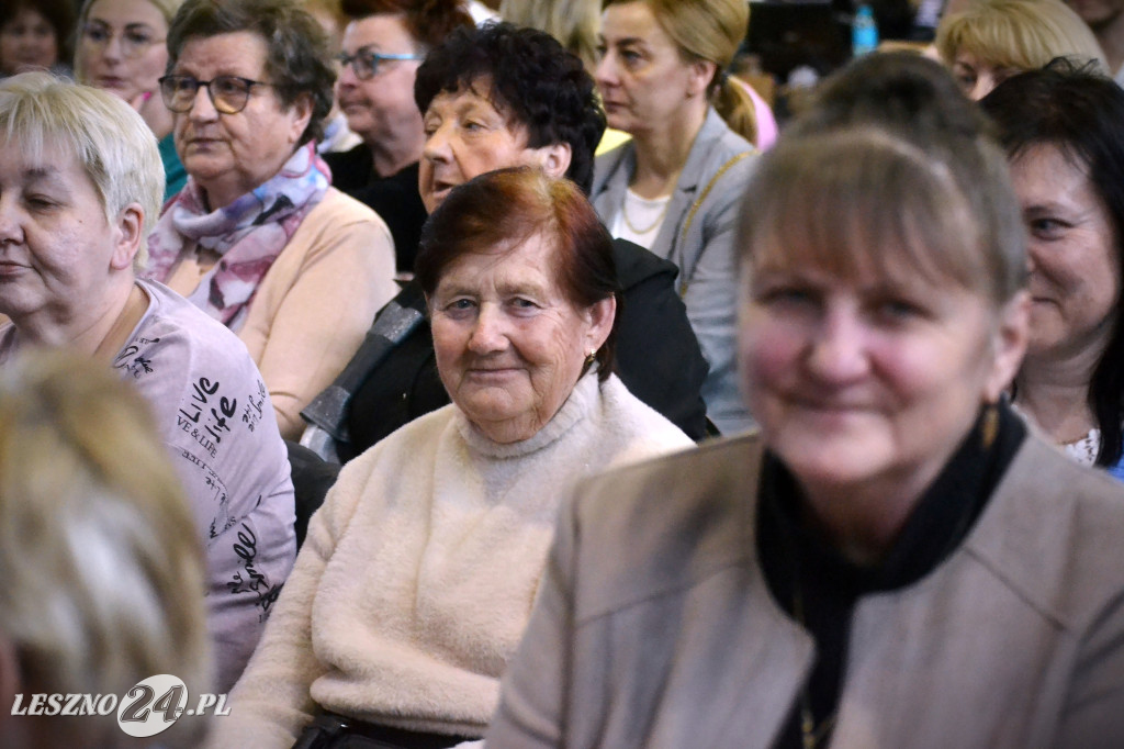 Eleni zaśpiewała dla pań z gminy Krzemieniewo