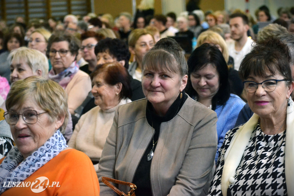 Eleni zaśpiewała dla pań z gminy Krzemieniewo