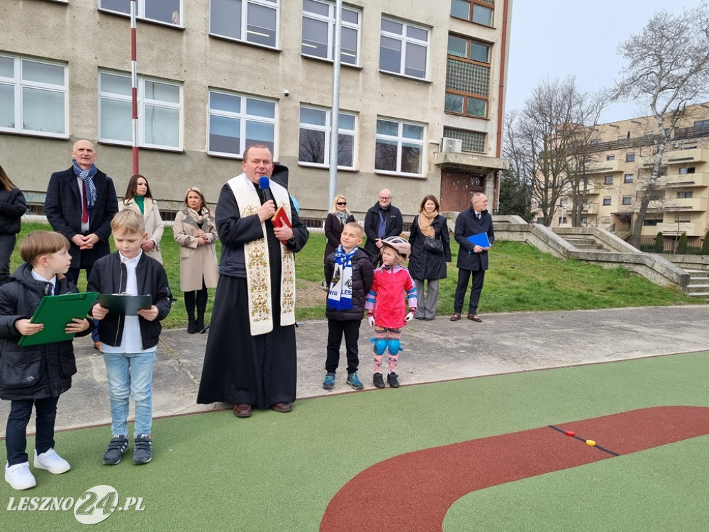 Plac gier i zabaw w SP 12