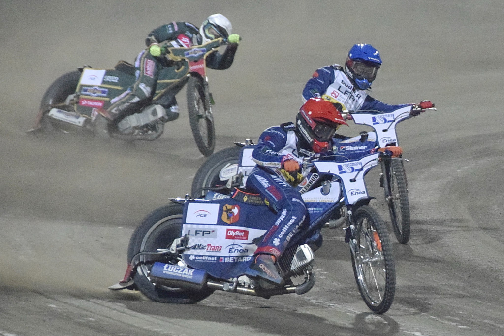 Unia- Włókniarz 47:43