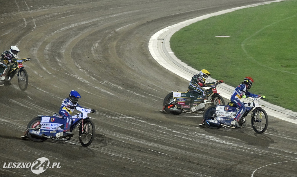 Unia- Włókniarz 47:43