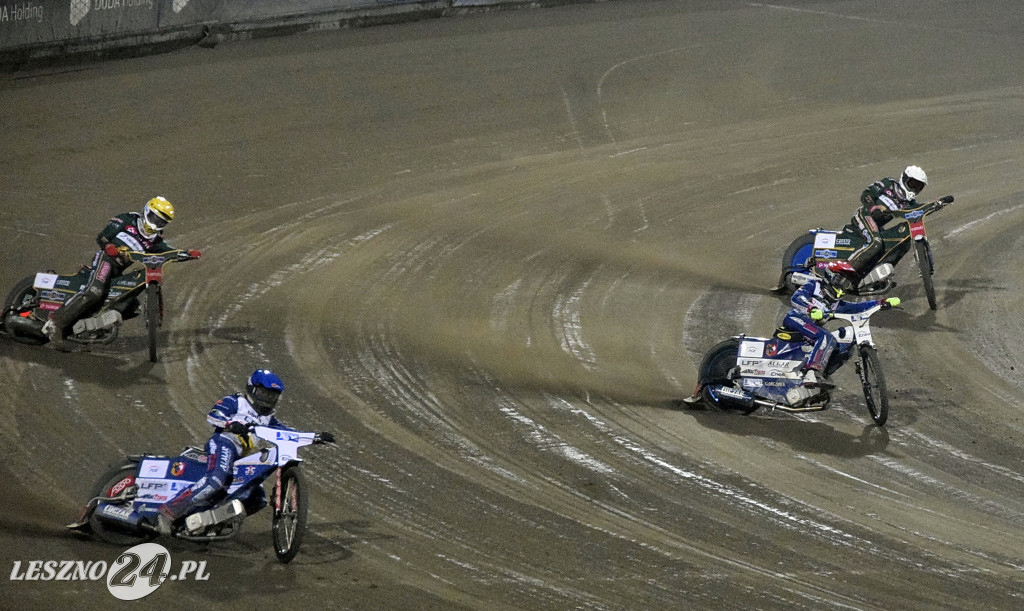 Unia- Włókniarz 47:43