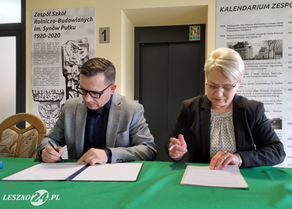 ZSR-B i firma Stainer podpisały umowę