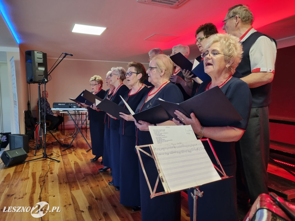 Przegląd zespołów w Nowej Wsi