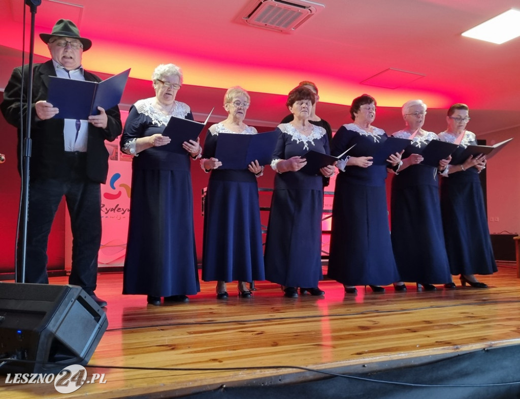 Przegląd zespołów w Nowej Wsi