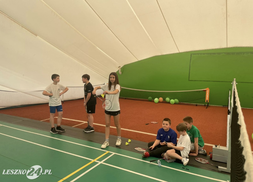 Z tenisem i badmintonem