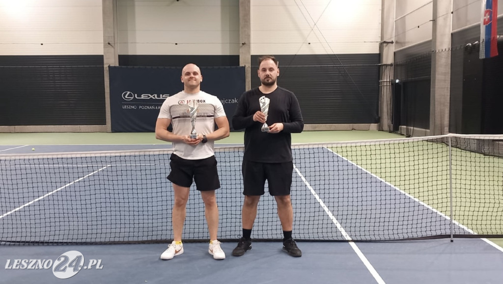 Z tenisem i badmintonem