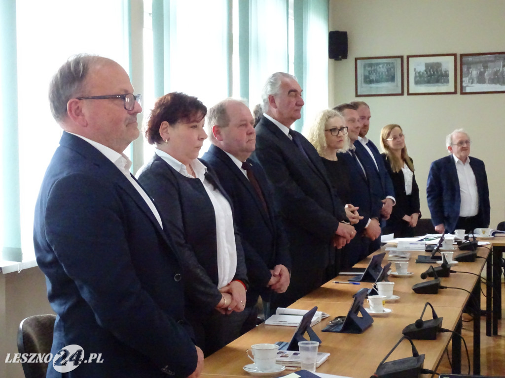 I sesja radnych Osiecznej. Ślubowanie burmistrza