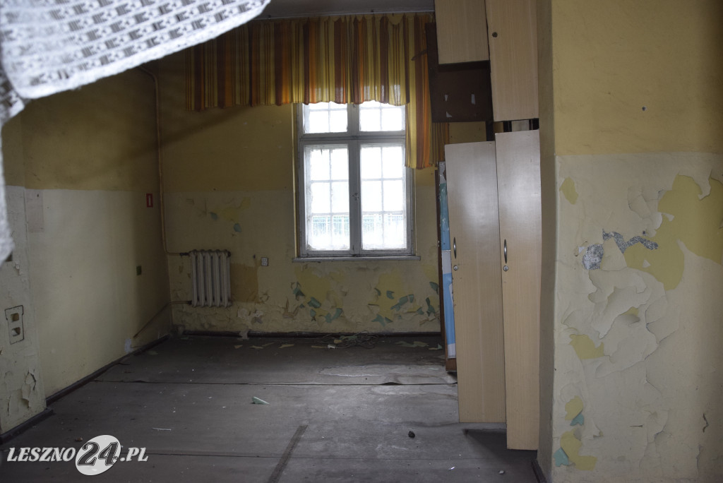 Mały Dworzec popada w ruinę