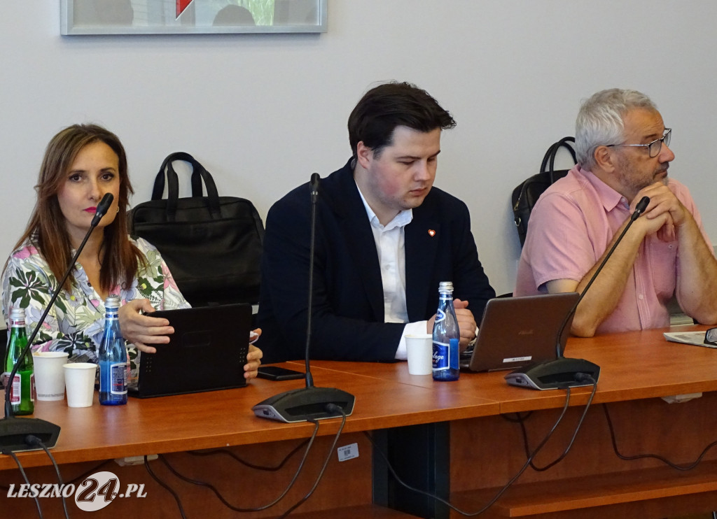 Radni debatowali o szpitalu w Lesznie