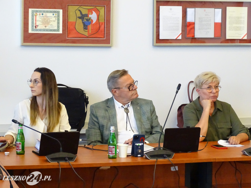 Radni debatowali o szpitalu w Lesznie