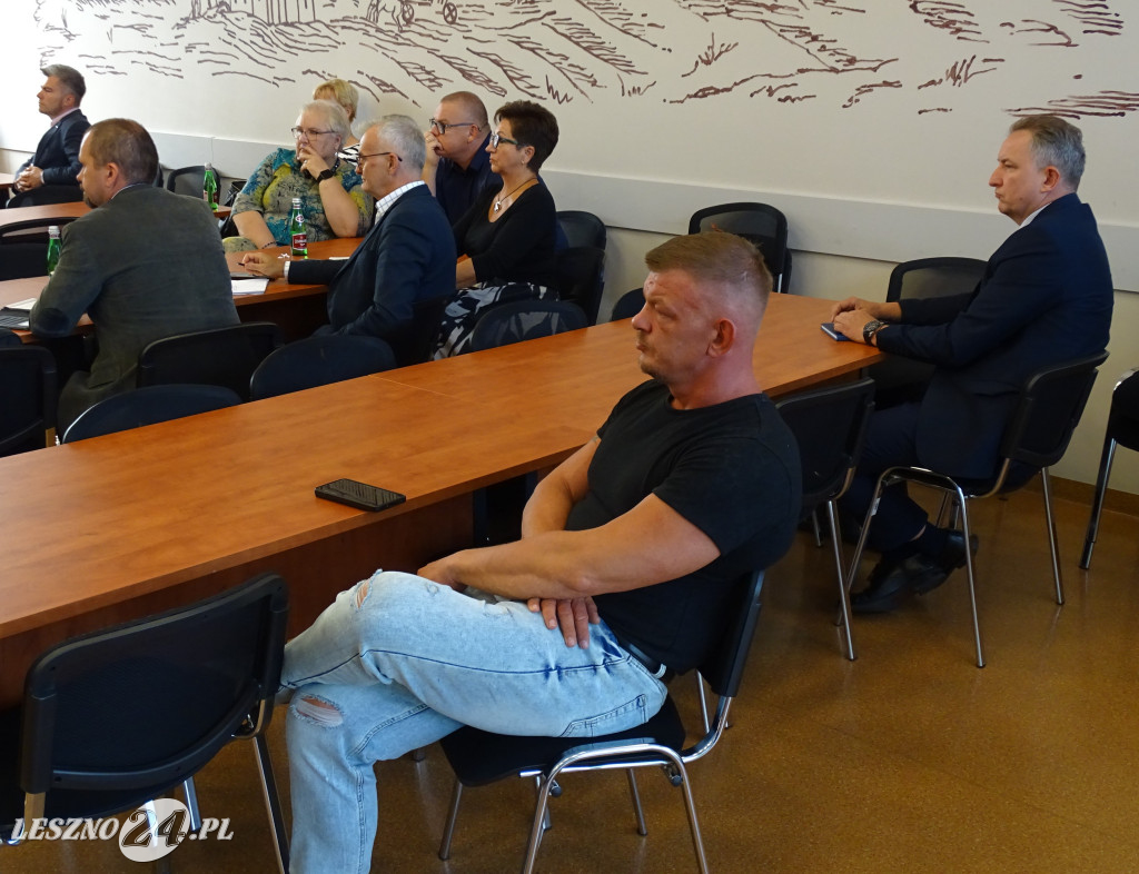 Radni debatowali o szpitalu w Lesznie