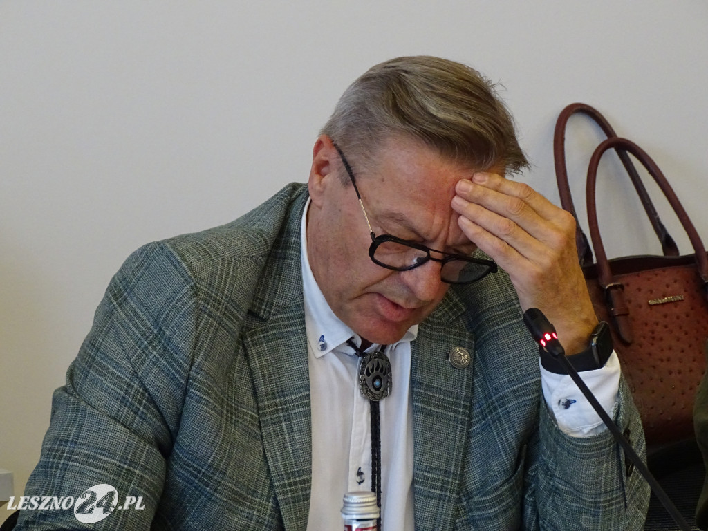 Radni debatowali o szpitalu w Lesznie