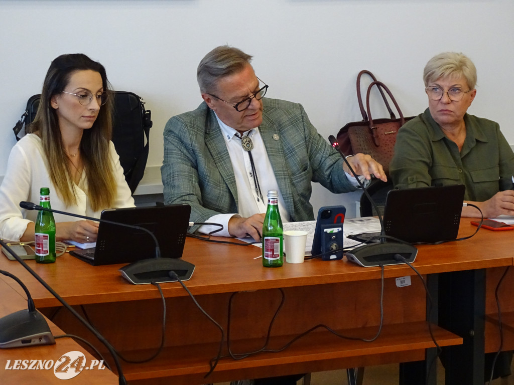 Radni debatowali o szpitalu w Lesznie