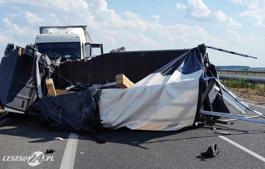 Zderzenie busa z ciężarówką na ekspresówce