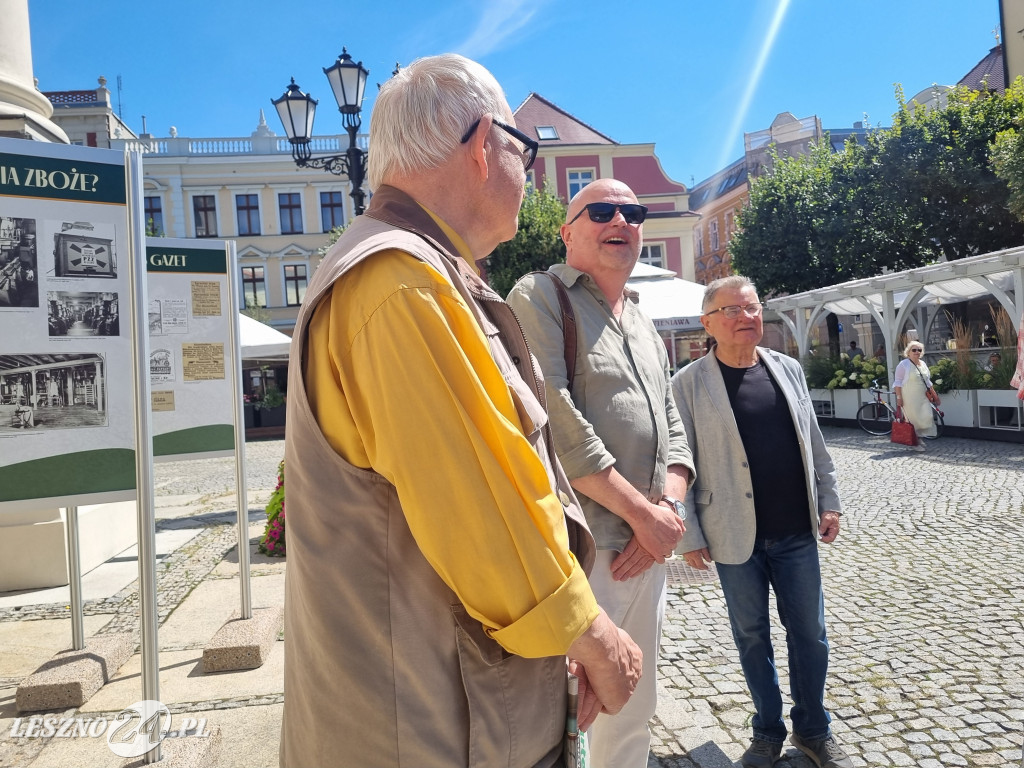 Wystawa na Rynku w Lesznie