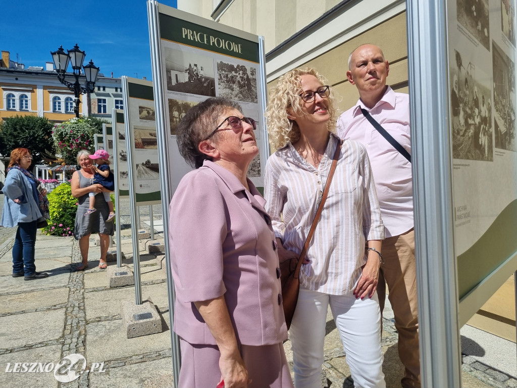 Wystawa na Rynku w Lesznie