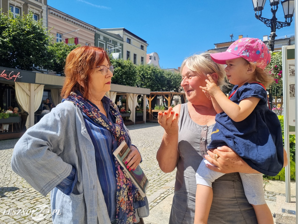 Wystawa na Rynku w Lesznie