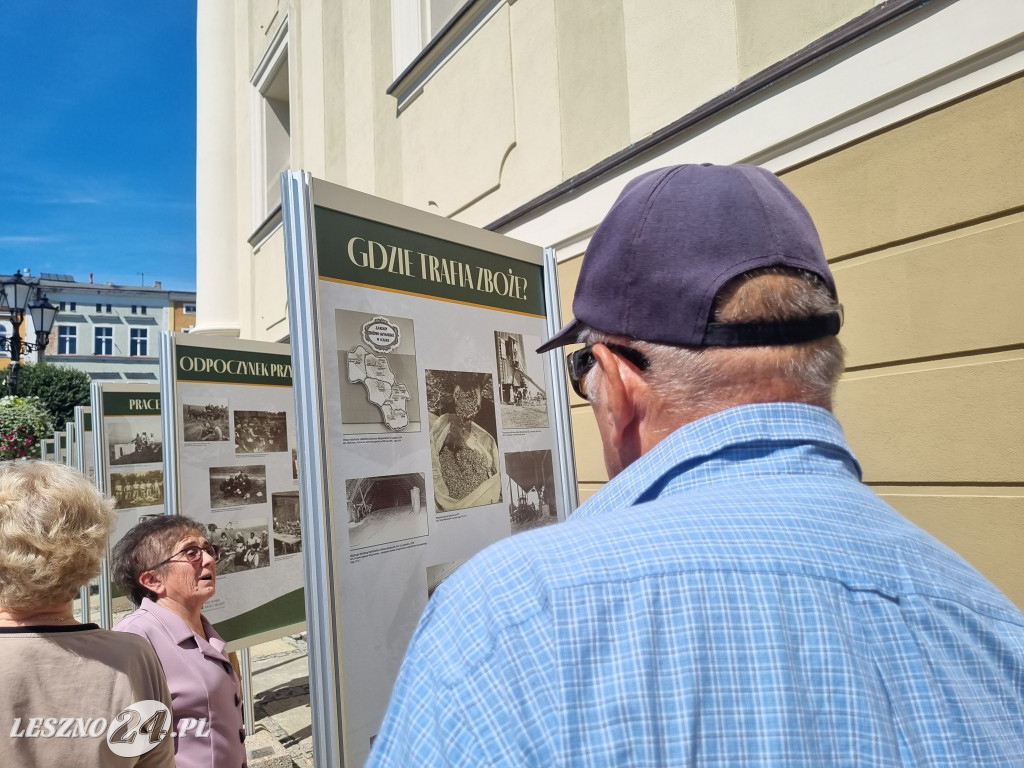 Wystawa na Rynku w Lesznie