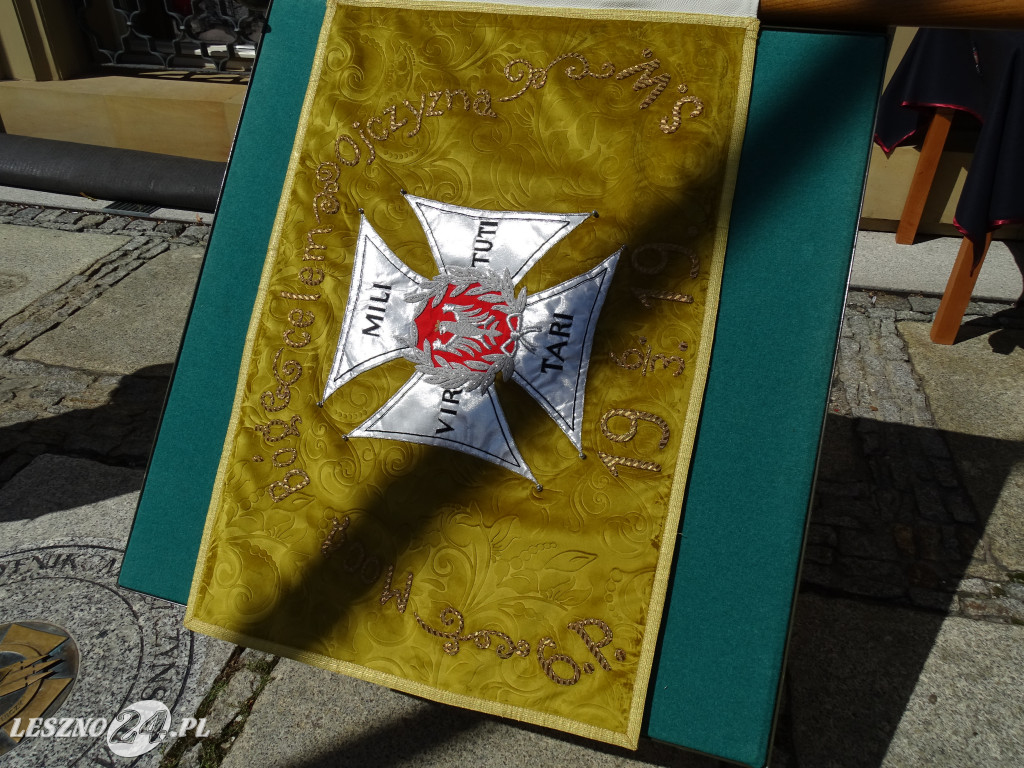 Batalion WOT w Lesznie otrzymał sztandar