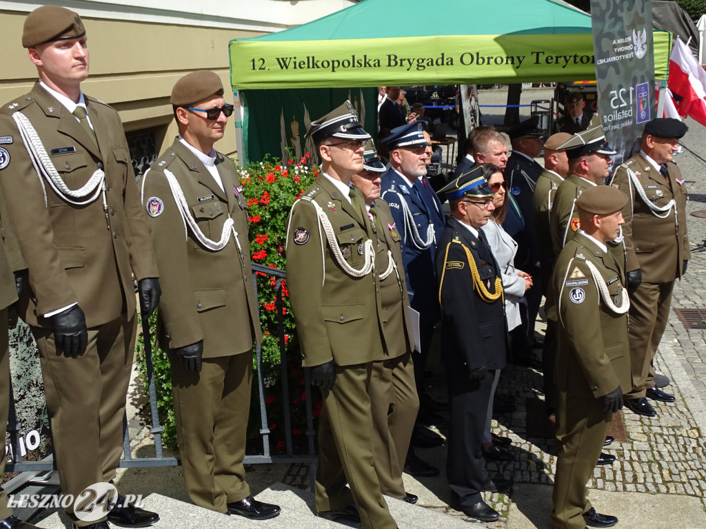 Batalion WOT w Lesznie otrzymał sztandar