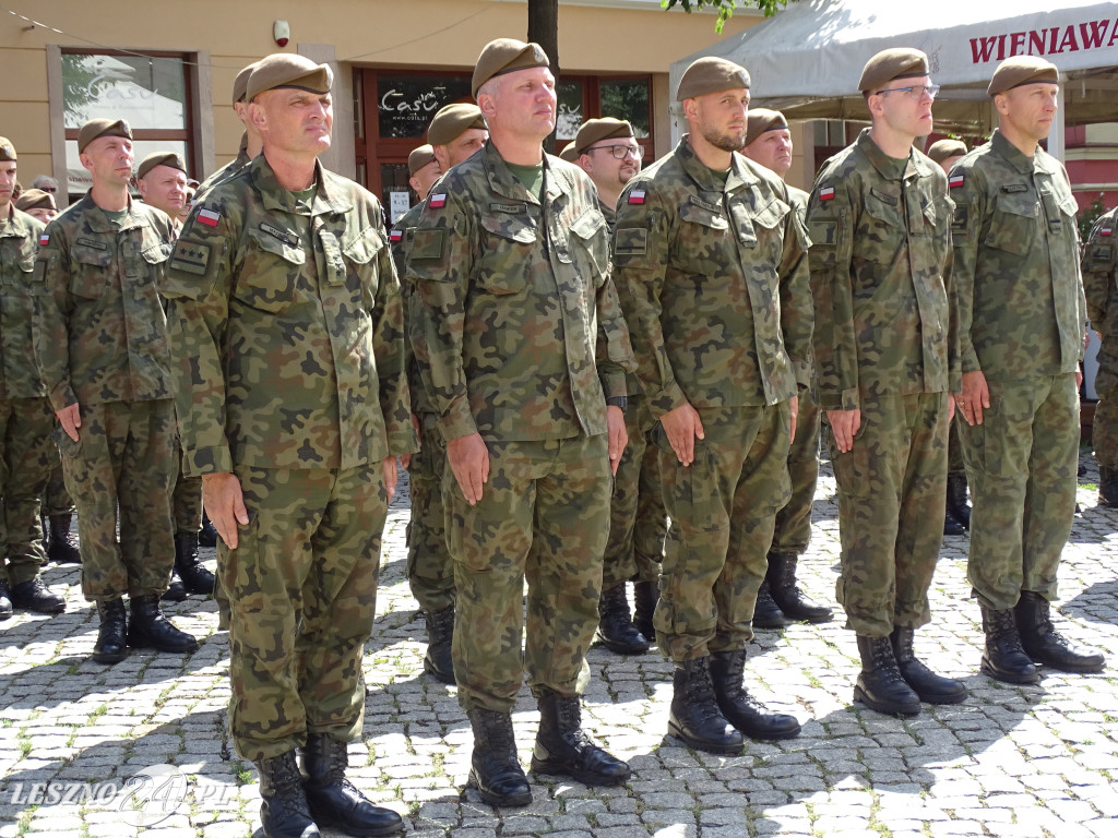 Batalion WOT w Lesznie otrzymał sztandar