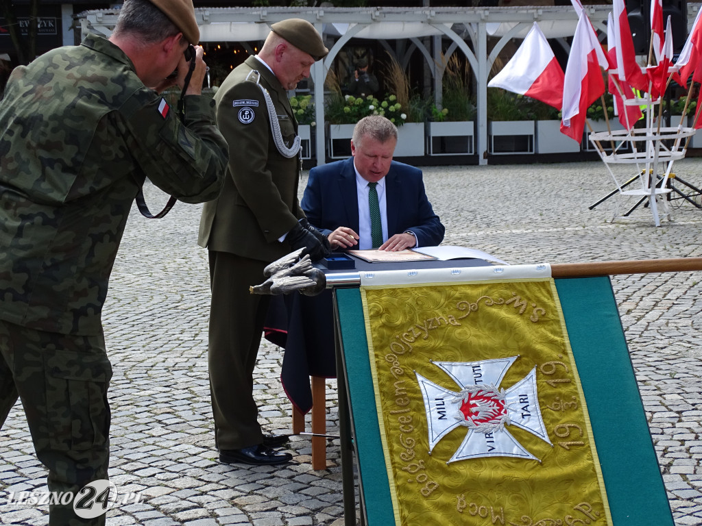 Batalion WOT w Lesznie otrzymał sztandar