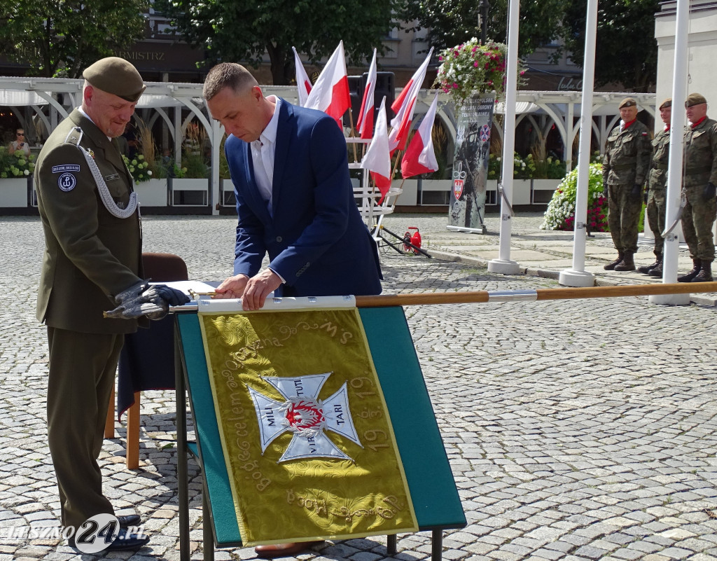 Batalion WOT w Lesznie otrzymał sztandar