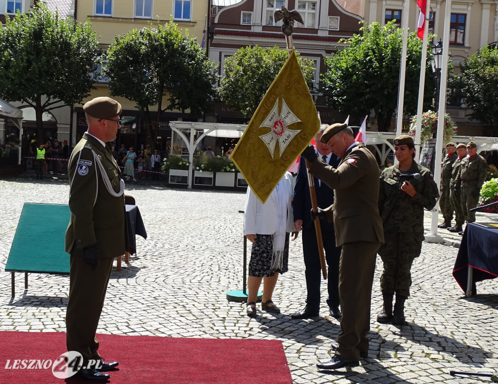 Batalion WOT w Lesznie otrzymał sztandar