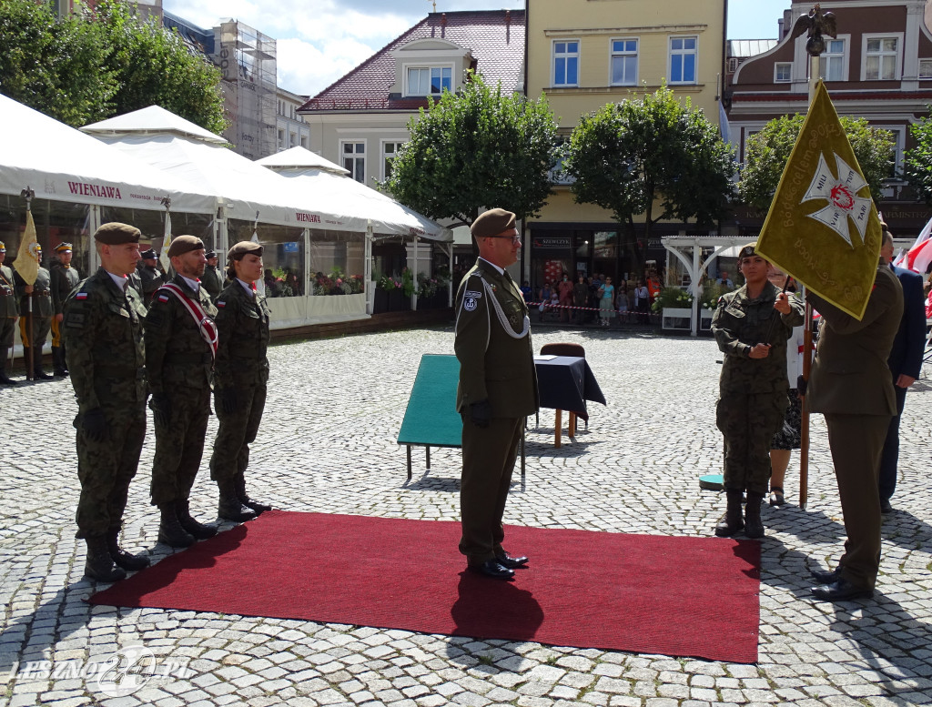 Batalion WOT w Lesznie otrzymał sztandar