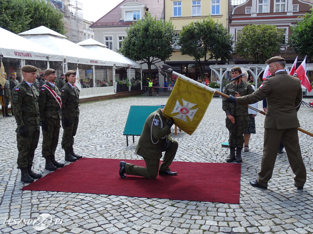 Batalion WOT w Lesznie otrzymał sztandar