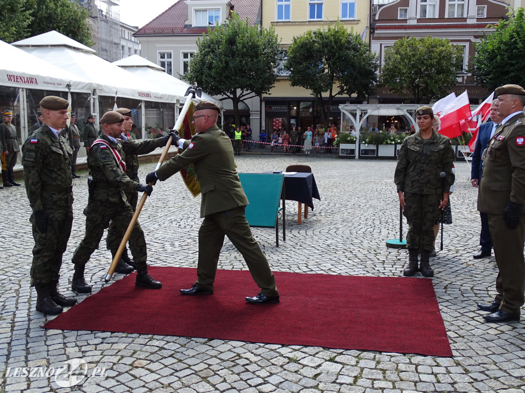 Batalion WOT w Lesznie otrzymał sztandar