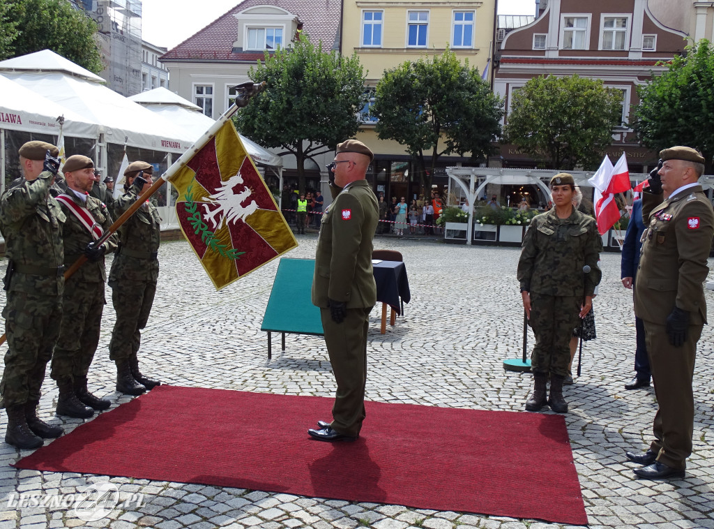 Batalion WOT w Lesznie otrzymał sztandar