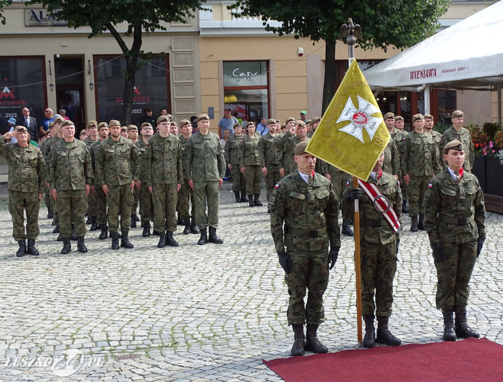 Batalion WOT w Lesznie otrzymał sztandar