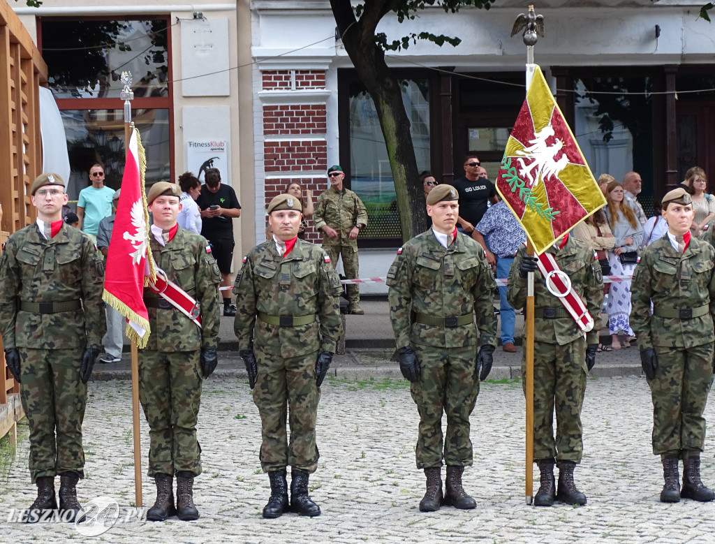 Batalion WOT w Lesznie otrzymał sztandar