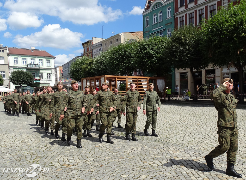 Batalion WOT w Lesznie otrzymał sztandar