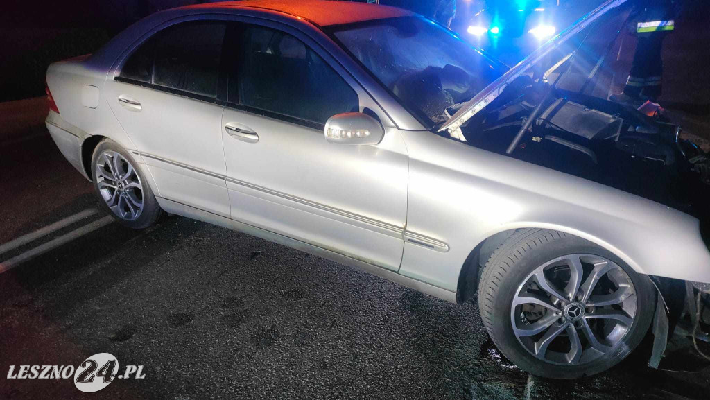 Pijany kierowca mercedesa wjechał w dom