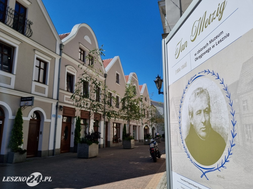 Wystawa przed muzuem