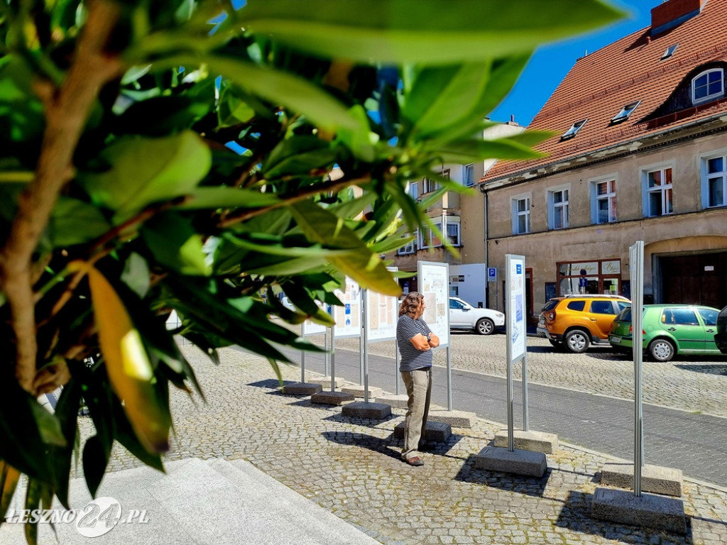 Wystawa przed muzuem