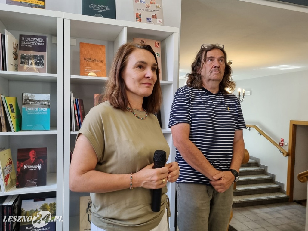 Wystawa przed muzuem