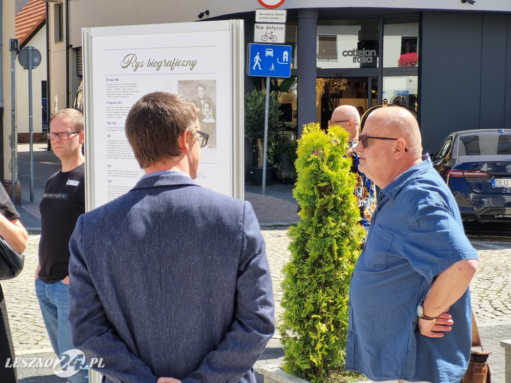 Wystawa przed muzuem