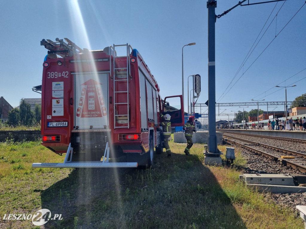 Pożar lokomotywy na dworcu w Lesznie