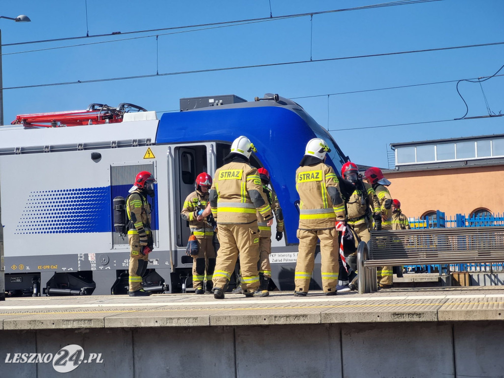 Pożar lokomotywy na dworcu w Lesznie