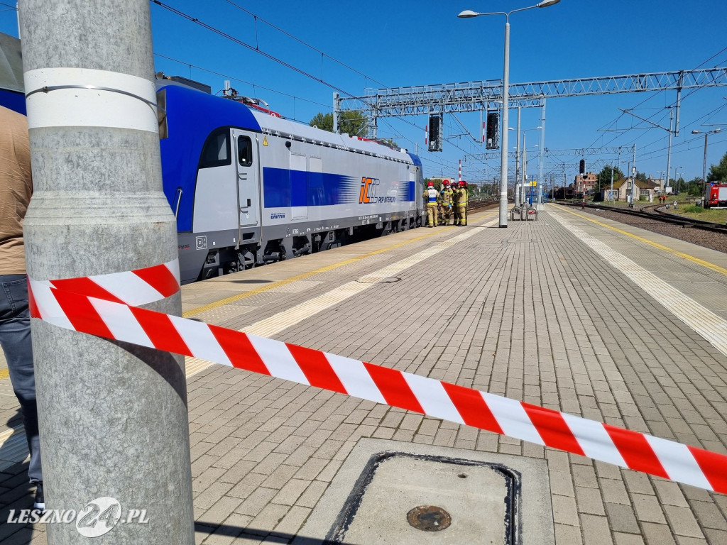 Pożar lokomotywy na dworcu w Lesznie