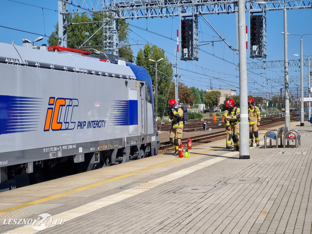 Pożar lokomotywy na dworcu w Lesznie