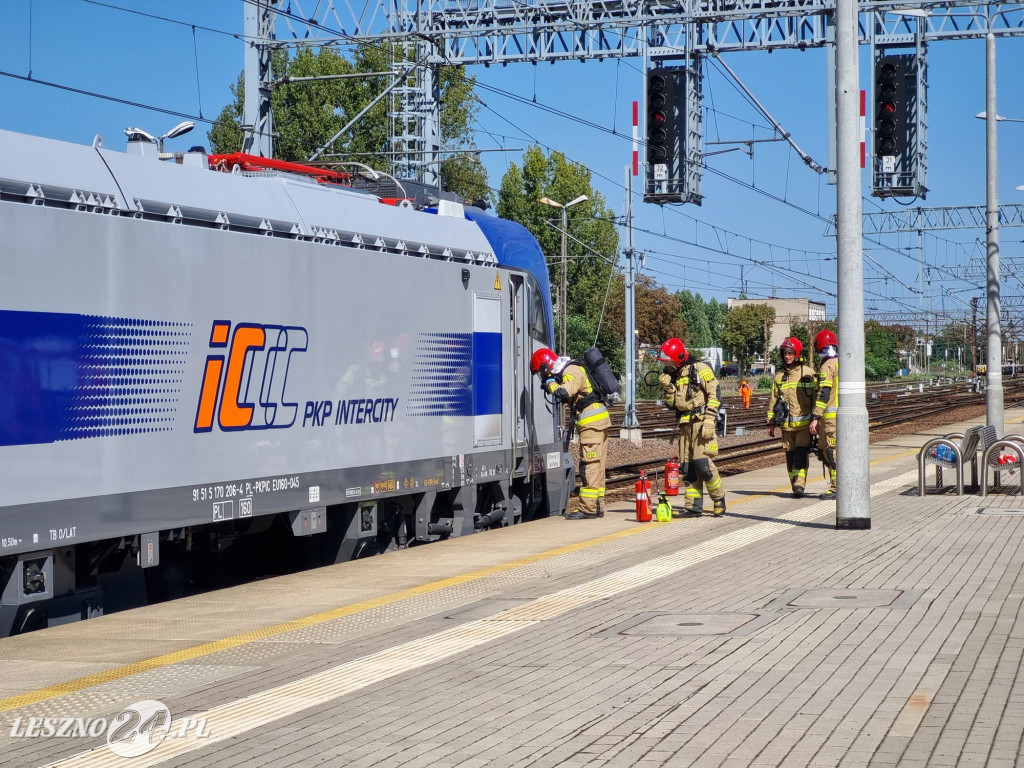 Pożar lokomotywy na dworcu w Lesznie
