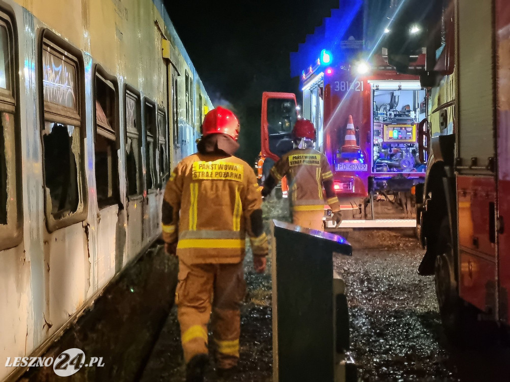 Pożar wagonów na stacji w Lesznie