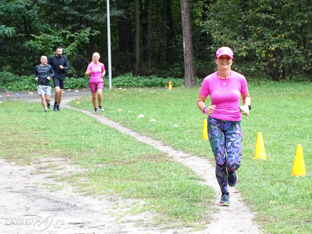 Różowy Marszobieg i Parkrun w Karczmie Borowej